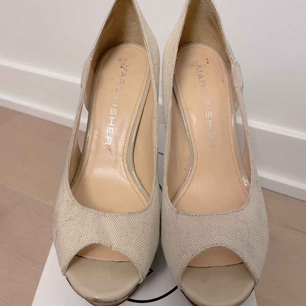 💗 MARC FISHER Peep-Toe Platform Heels